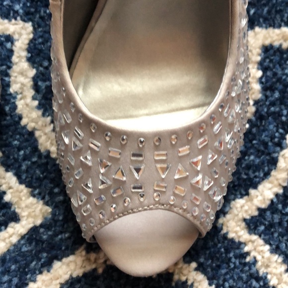 Lulu Townsend grey fabric bling sling-back open toed 5” heels - Picture 2 of 6